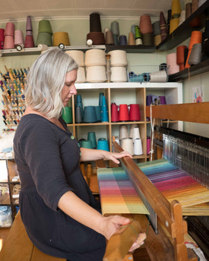 How Does A Weaving Loom Work?